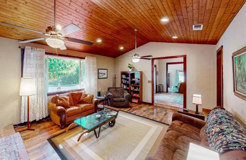 Jamestown House | Sweeping Views! Charming Home Near Dtwn Jamestown