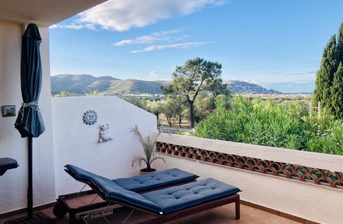 El Mas Fumats Apartment | Sweeping views over the bay of Roses
