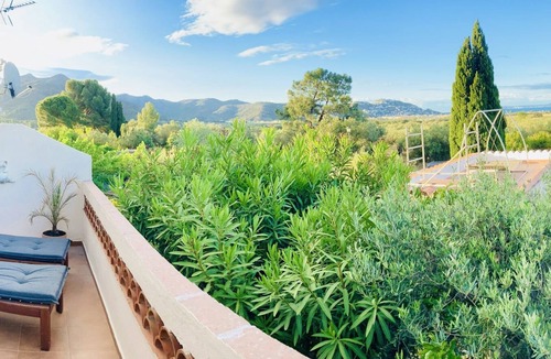 El Mas Fumats Apartment | Sweeping views over the bay of Roses