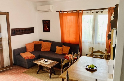 El Mas Fumats Apartment | Sweeping views over the bay of Roses