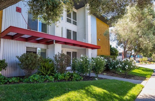 East San Mateo Apartment | Sweet 1BR in San Mateo, Pool + Parking