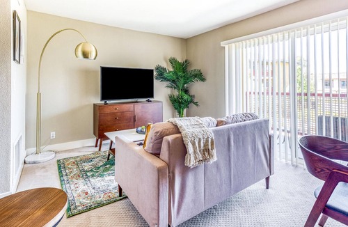 East San Mateo Apartment | Sweet 1BR in San Mateo, Pool + Parking