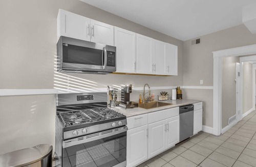South Hyde Park Apartment | Sweet and Saucy Kansas City