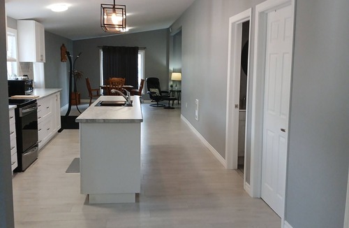 Elliot Lake House | Sweet Central Stay in Elliot Lake