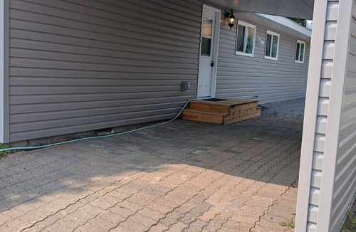 Elliot Lake House | Sweet Central Stay in Elliot Lake