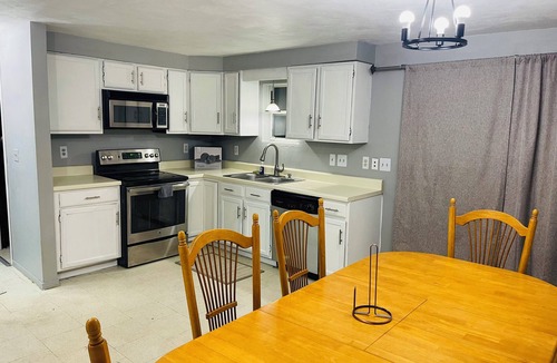 Endwell House | Sweet comfy duplex house