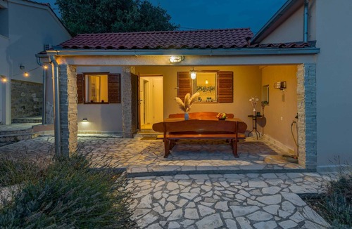 Podglavica Villa | Sweet Coral - Three Bedroom Villa, Sleeps 6