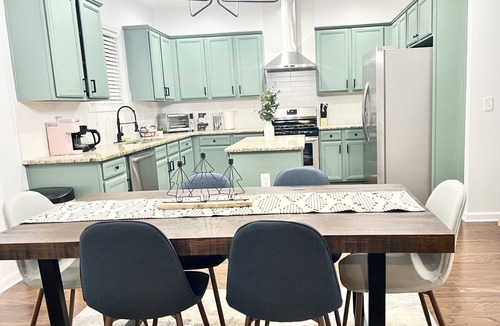 Sugar Hill House | 🌈Sweet Cozy & Spacious 5BR/2.5 Bath Home⭐️⭐️⭐️⭐️⭐️