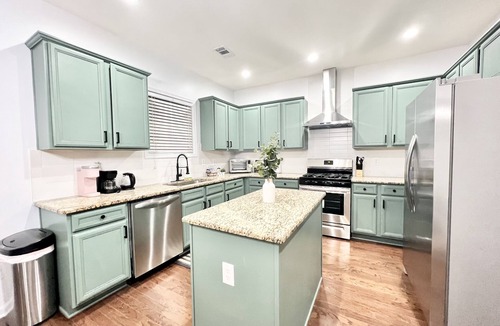 Sugar Hill House | 🌈Sweet Cozy & Spacious 5BR/2.5 Bath Home⭐️⭐️⭐️⭐️⭐️