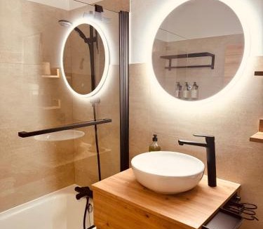 Chambery Apartment | Sweet Dove - Cocon de charme, balcon & parking privé