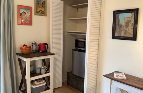 Springfield Apartment | Sweet Dreams Private Entrance, 5 blocks, Walk/Ride to River