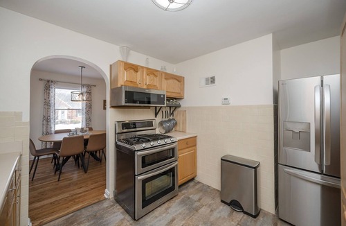 St. Charles Historic District House | Sweet Escape, 4BR, 2 Full Baths Near Historic Main St