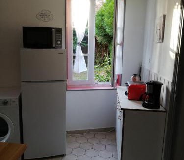 La Fere House | Sweet garden