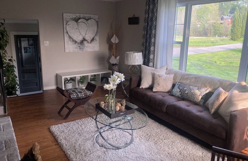 Campbellford House | Sweet Garden Retreat