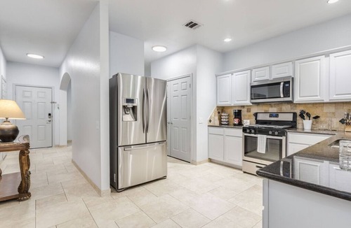 Pioneer Crossing House | Sweet home 1 King +1 pull out bed & 2 Queen beds in +1 pull out bed