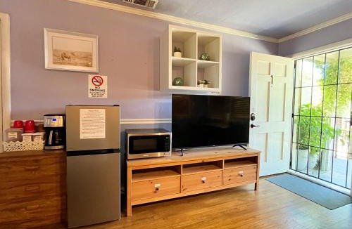 Arden-Arcade House | Sweet Home 1 King bed 1 Queen Bed with Ample Parking Only 2mins to Freeway