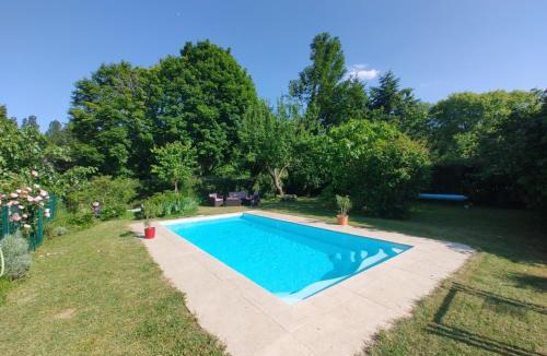 Parigne-le-Polin Bed & Breakfast | Sweet home, 15 mn from the 24h Le Mans circuit with swimming pool - Breakfast included