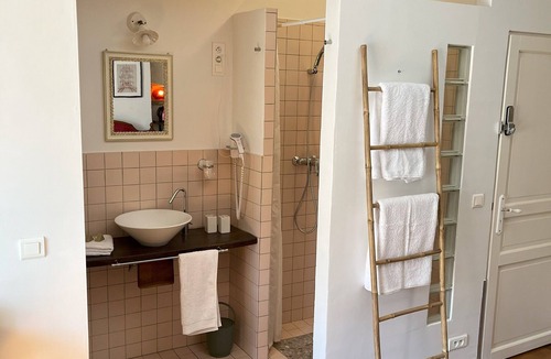 Bruniquel Hotel | Sweet Home Cornelia