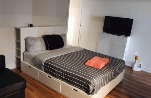 Bloor-Yorkville Apartment | Sweet Home in Bloor Downtown-CENTRAL STAY