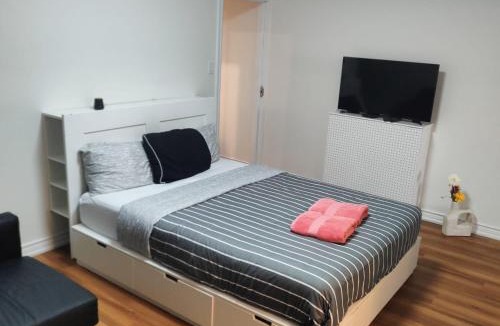 Bloor-Yorkville Apartment | Sweet Home in Bloor Downtown-CENTRAL STAY