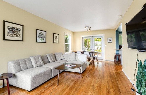 Bells Beach House | Sweet home overlooking Saratoga Passage with private hot tub & lovely backyard