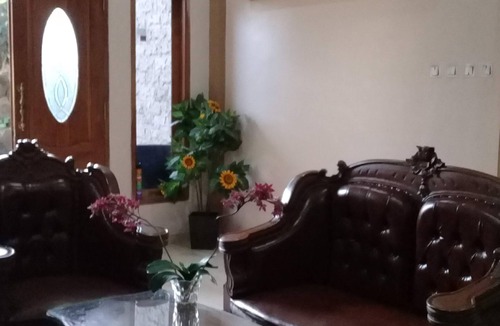 Kepanjen House | Sweet home with Kepanjen views, situated in a convenient, friendly neighborhood.