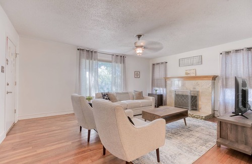 Jefferson House | Sweet Huisache Retreat-15 mins to Historic Sites