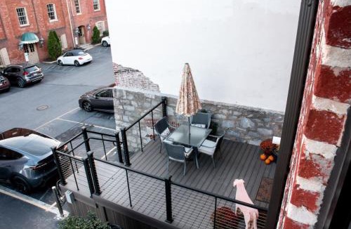 Lancaster Apartment | Sweet Lancaster Apt. A