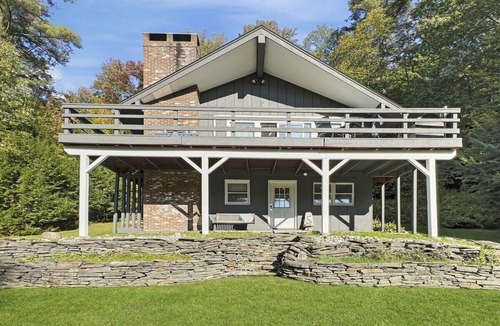 Pittsfield House | Sweet Life - Vermont Chalet - 6 person Indoor Hot Tub - 15 min to Killington