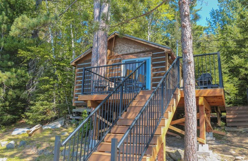 Nairn Centre Cabin | Sweet Little Cabin with a View