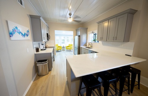 Lake Cherokee House | Sweet Magnolia, 3Br/2.5Ba, Downtown Historic Charm w/all the comforts!