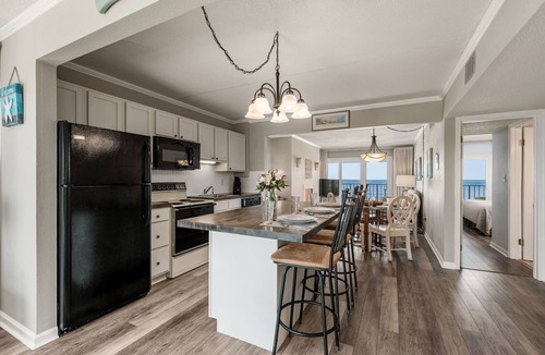 Nags Head Condo | Sweet Paradise OBX, Top Floor Oceanfront, Walk-In Shower