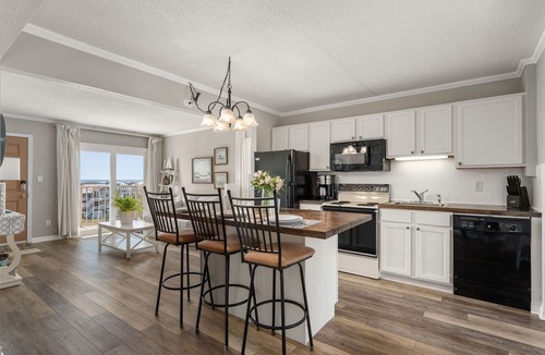 Nags Head Condo | Sweet Paradise OBX, Top Floor Oceanfront, Walk-In Shower
