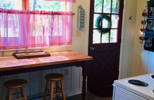Beavercreek House | Sweet private cottage in a barn!
