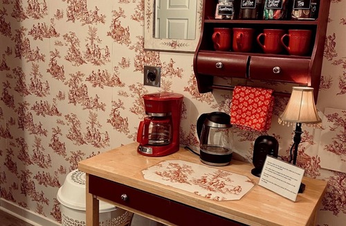 Beavercreek House | Sweet private cottage in a barn!