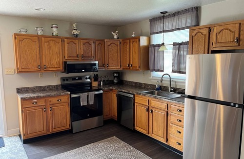 Perry House | Sweet Retreat at Mark Twain Lake! Historic 4BR/2BA Dog & Family Friendly Home!