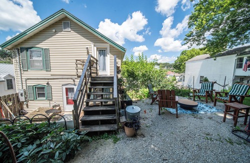 Lanesboro Apartment | Sweet Retreat~Eclectic 2-Bedroom Apartment in Lovely Lanesboro