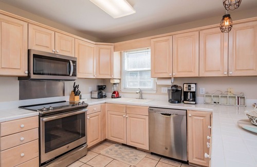 Long Beach House | Sweet Retreat: Oceanfront Home with Private Walkway to the Beach