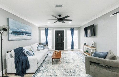 Heart of Lubbock House | Sweet retreat w/king ensuite, movie/game room @ techterrace