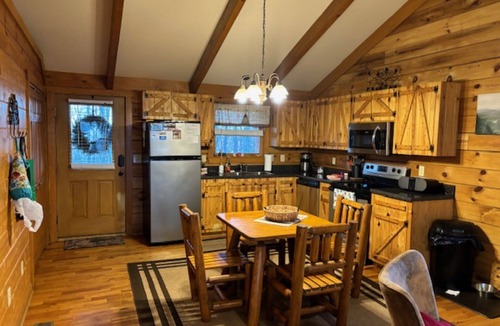 Stanardsville Cabin | Sweet Reunion | 2 Bed, 1 Bath