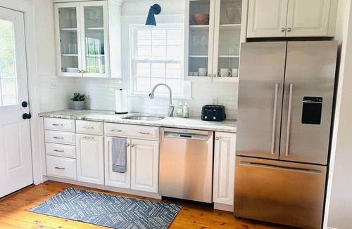 Portland House | Sweet Seaside Cottage!