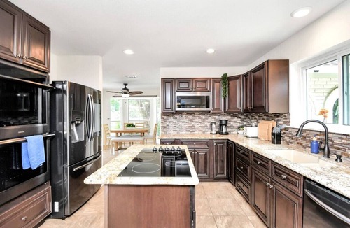 Houston House | Sweet Spring Vacation - Pickleball, Billiards, Pool