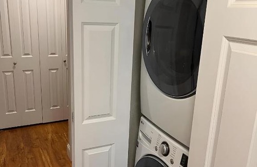 Highland Park Apartment | Sweet three bedroom