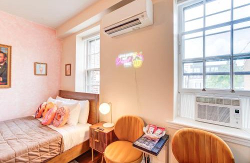 Old Town Alexandria Apartment | Sweet Tooth Studio 99 Walk Score half Block to King