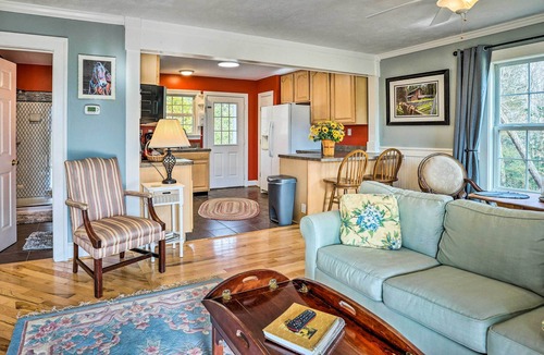 Loretto Cottage | Sweet Vacation Cottage w/Deck & Grill!