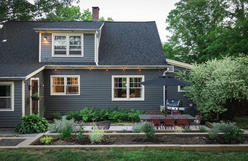 Berne House | Sweet Valley Hi: Sunlit Retro Retreat