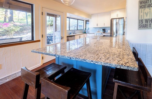 High Point House | Sweet Virginia Blue On Smith Mountain Lake: 6000 sq ft