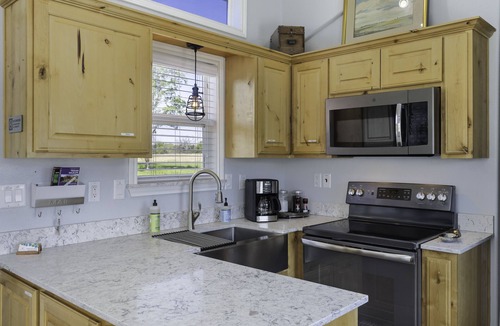 Emory House | SweetDove Stays- Cottage; w/Stocked Lake, Secure Parking