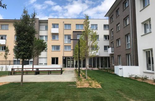 Fontaine Lestang-Bagatelle-Papus-Tabar-Bordelongue Apartment | Sweetly Alexandrin Toulouse