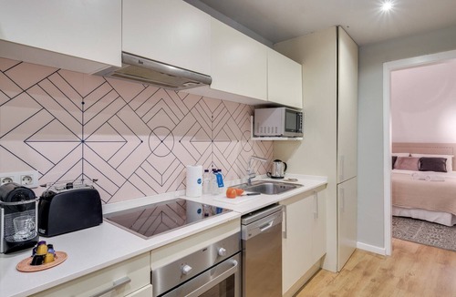 Gothic Quarter Apartment | Sweett | Gothic II - Three Bedroom Apartment, Sleeps 8